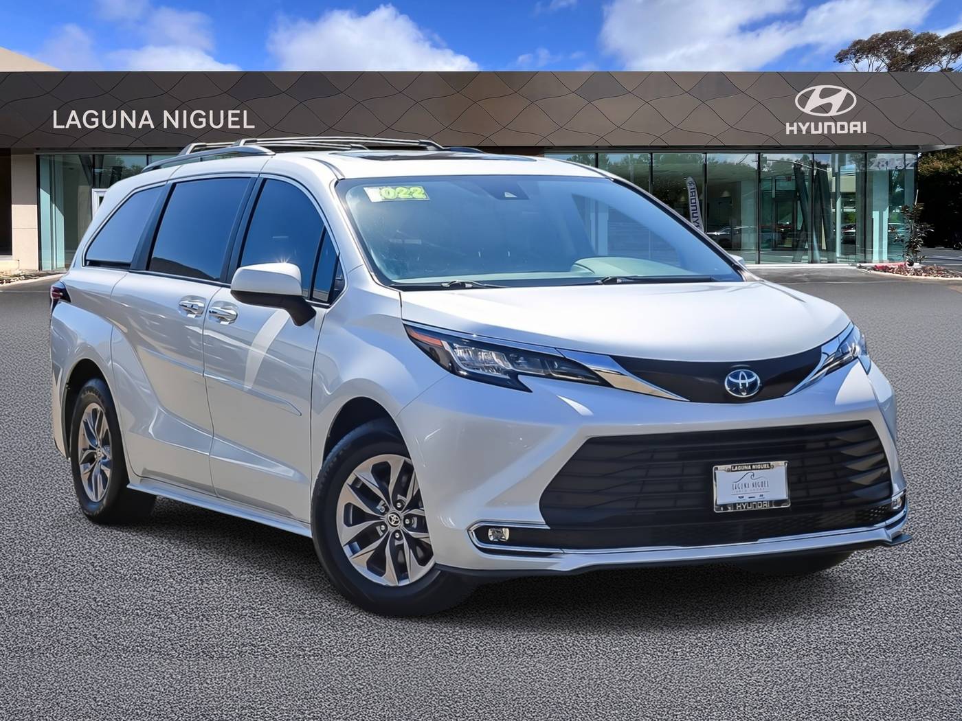 2022 Toyota Sienna XLE — Minivan — 69,475 mi — Laguna Niguel, CA