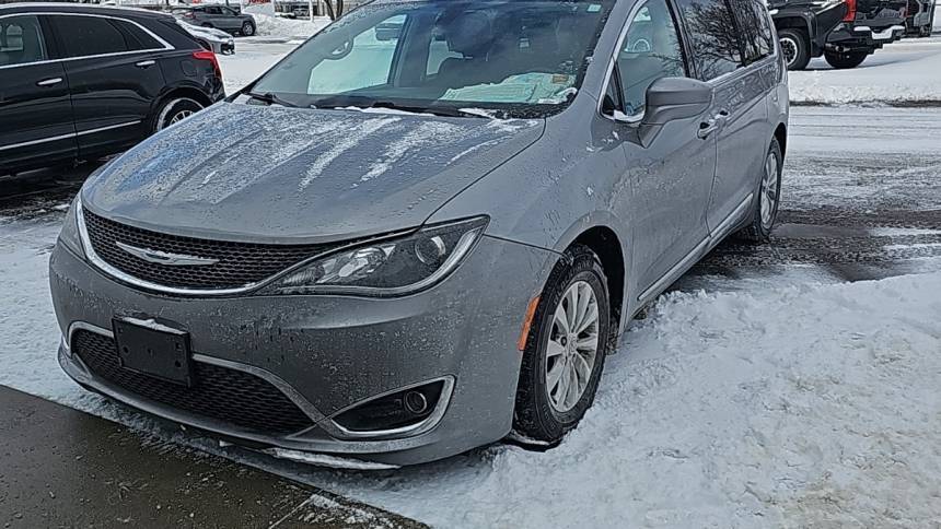 2017 Chrysler Pacifica Touring L — Minivan — 193,388 mi — Farmington Hills, MI
