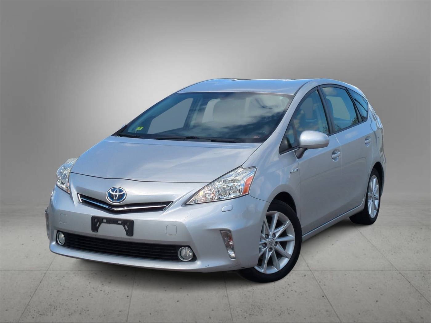 2014 Toyota Prius v Two — Wagon — 80,128 mi — Farmington Hills, MI