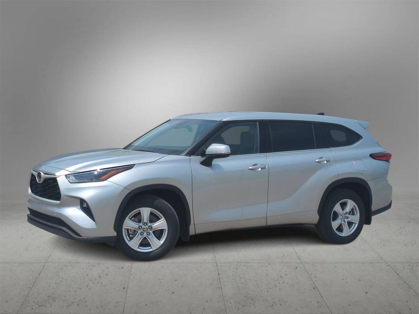 2022 Toyota Highlander LE — SUV — 9,394 mi — Farmington Hills, MI