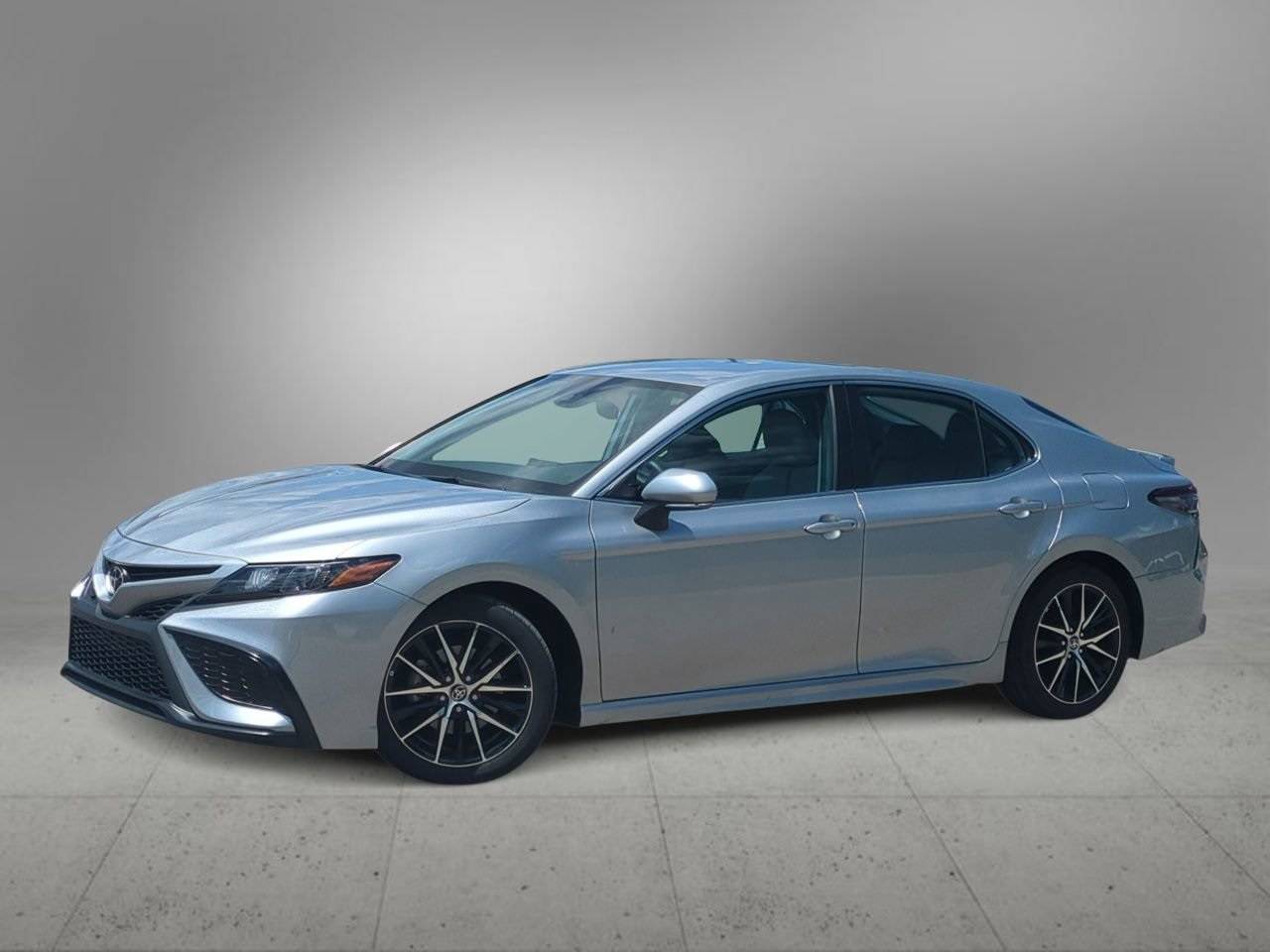 2022 Toyota Camry SE — Sedan — 12,742 mi — Farmington Hills, MI