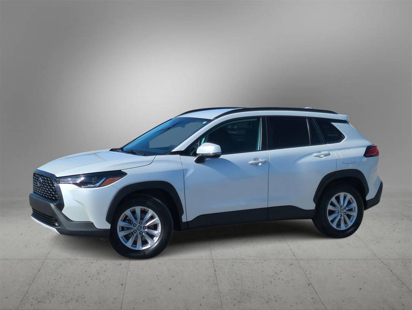 2022 Toyota Corolla Cross LE — SUV — 14,894 mi — Farmington Hills, MI
