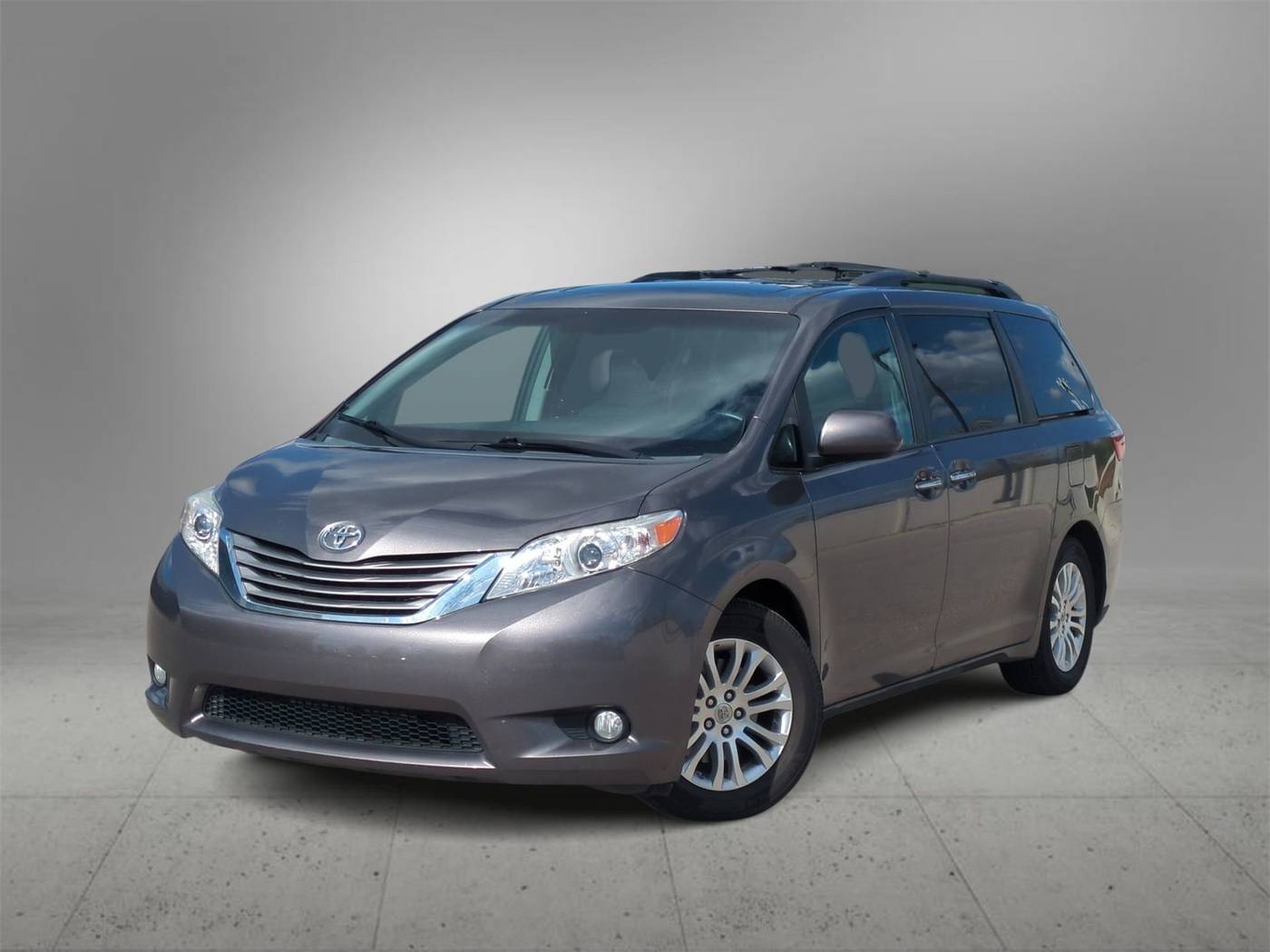2015 Toyota Sienna L — Minivan — 131,336 mi — Farmington Hills, MI