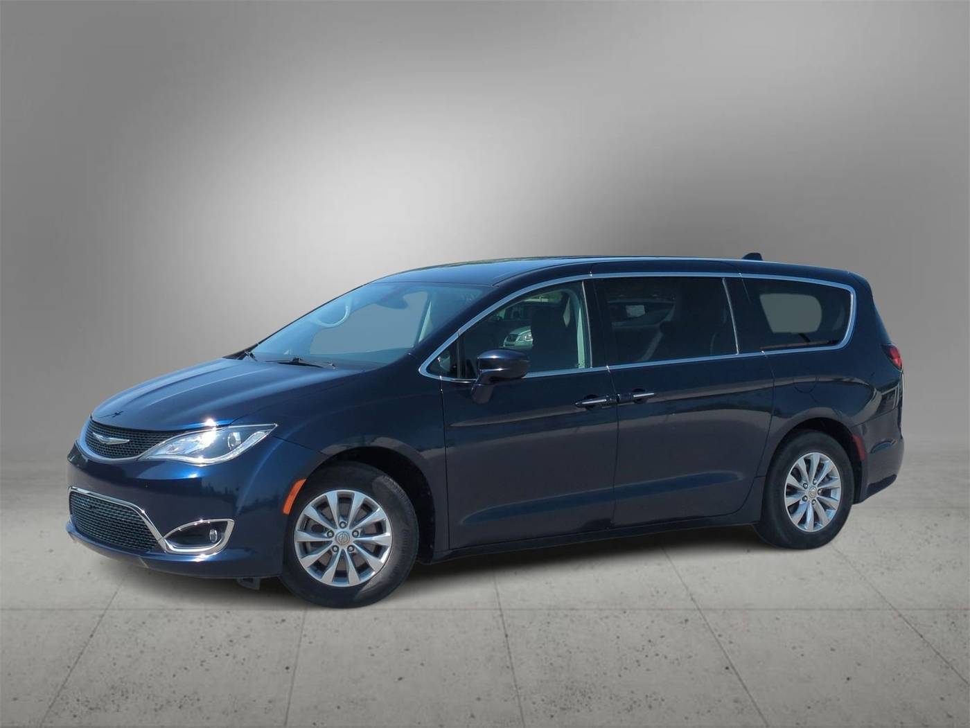 2018 Chrysler Pacifica Touring Plus — Minivan — 76,254 mi — Farmington Hills, MI