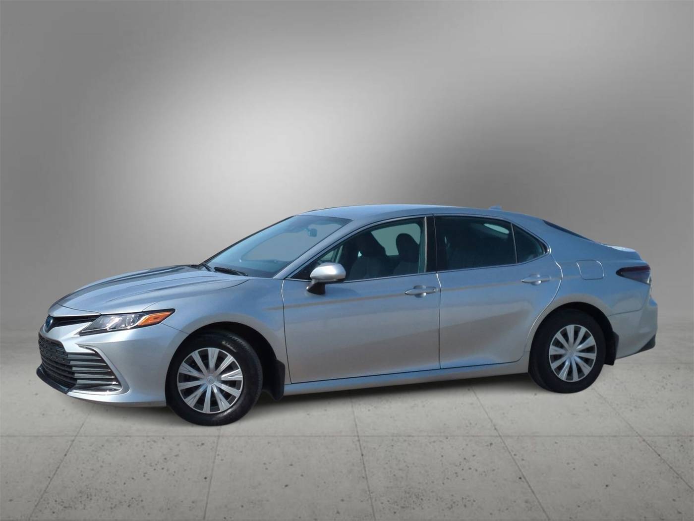 2023 Toyota Camry Hybrid LE — Sedan — 30,648 mi — Farmington Hills, MI