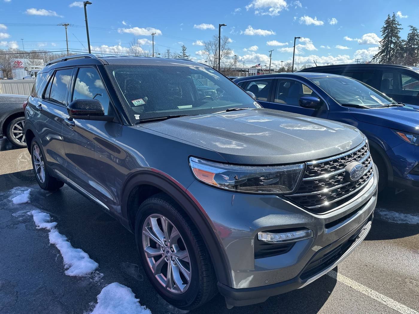 2023 Ford Explorer Limited — SUV — 21,685 mi — Farmington Hills, MI