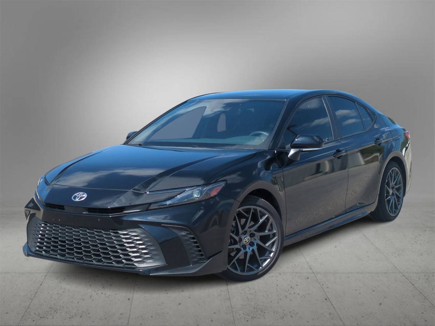 2025 Toyota Camry Hybrid SE — Sedan — 25,484 mi — Farmington Hills, MI