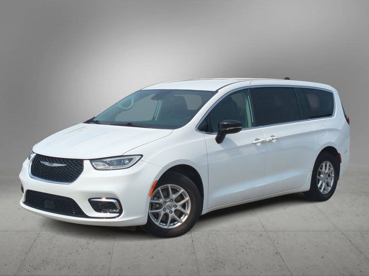 2024 Chrysler Pacifica Touring L — Minivan — 34,299 mi — Farmington Hills, MI