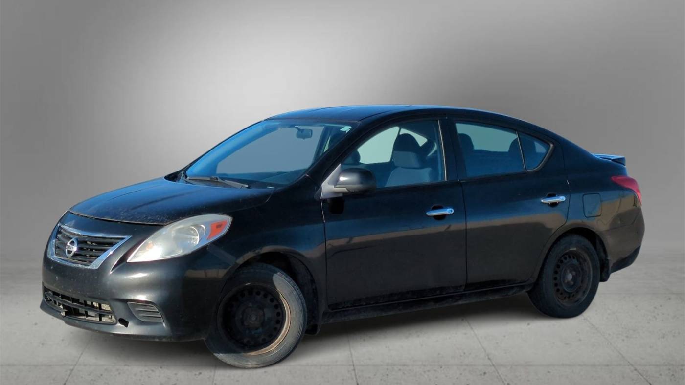 2014 Nissan Versa 1.6 SV — Sedan — 147,990 mi — Farmington Hills, MI