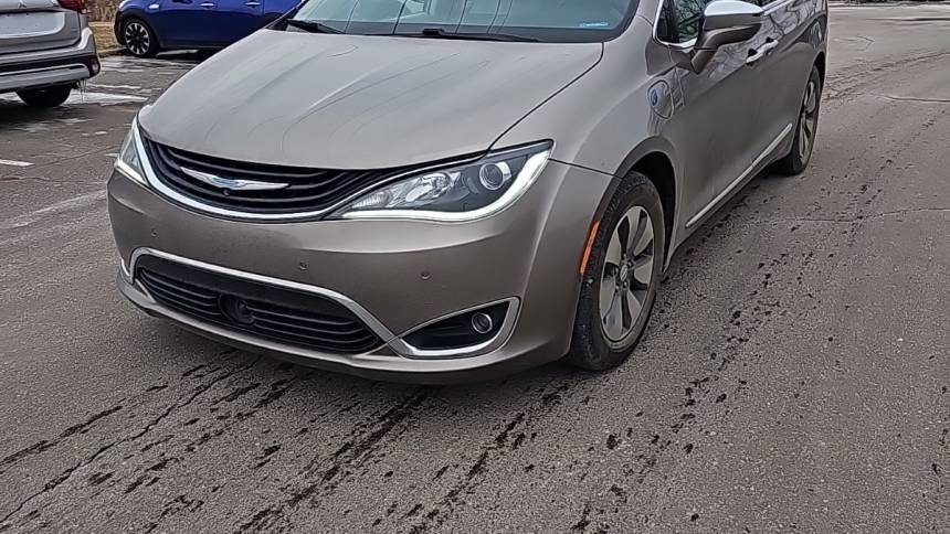 2018 Chrysler Pacifica Hybrid Limited — Minivan — 149,379 mi — Farmington Hills, MI