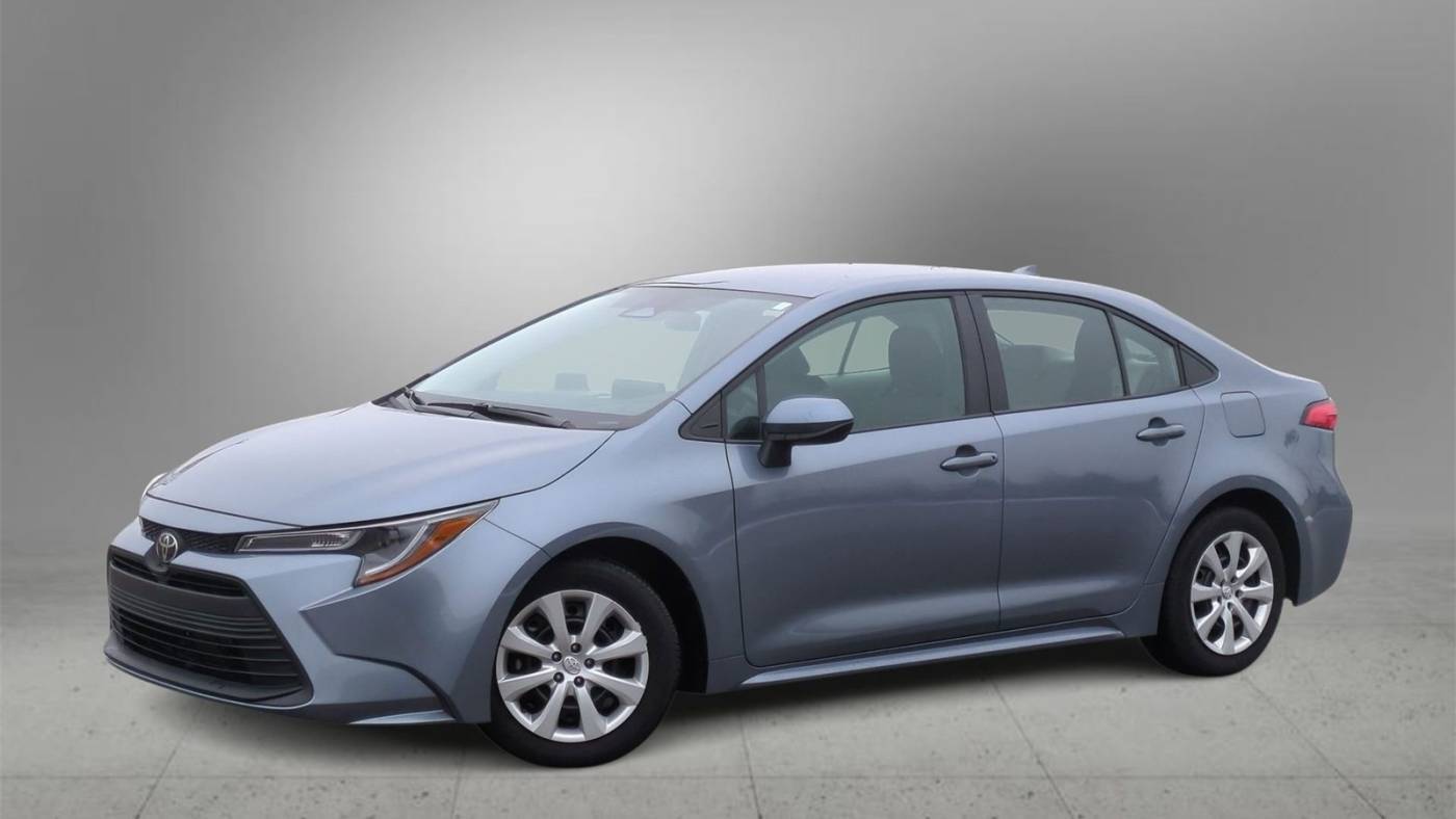 2024 Toyota Corolla LE — Sedan — 5,767 mi — Farmington Hills, MI