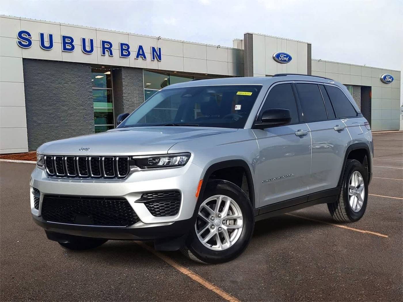 2023 Jeep Grand Cherokee Laredo — SUV — 33,114 mi — Sterling Heights, MI