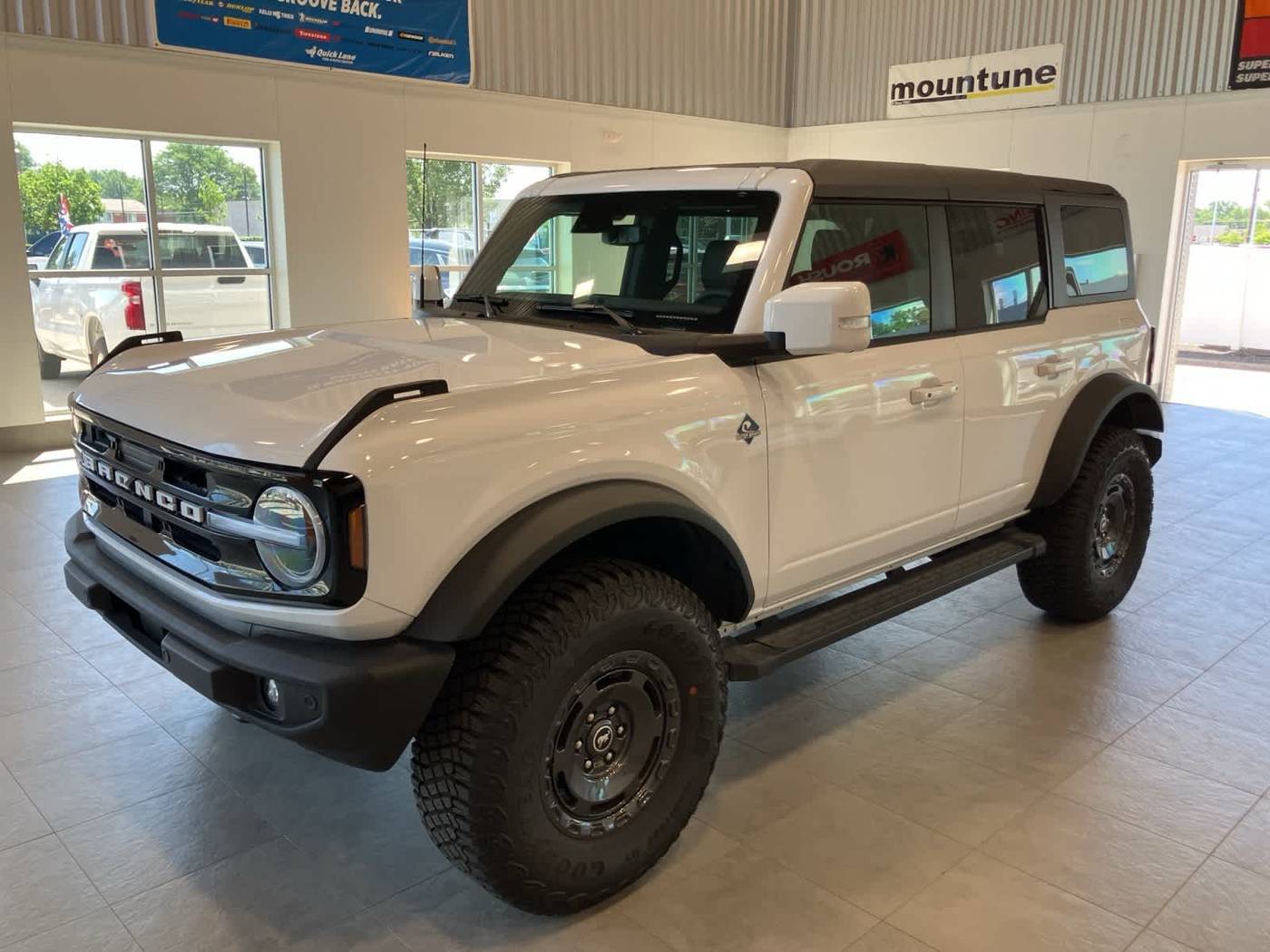 2024 Ford Bronco Outer Banks — SUV — 1,298 mi — Sterling Heights, MI