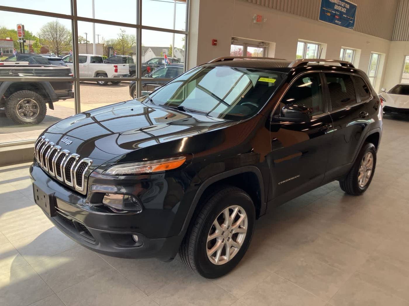 2016 Jeep Cherokee Latitude — SUV — 92,891 mi — Sterling Heights, MI