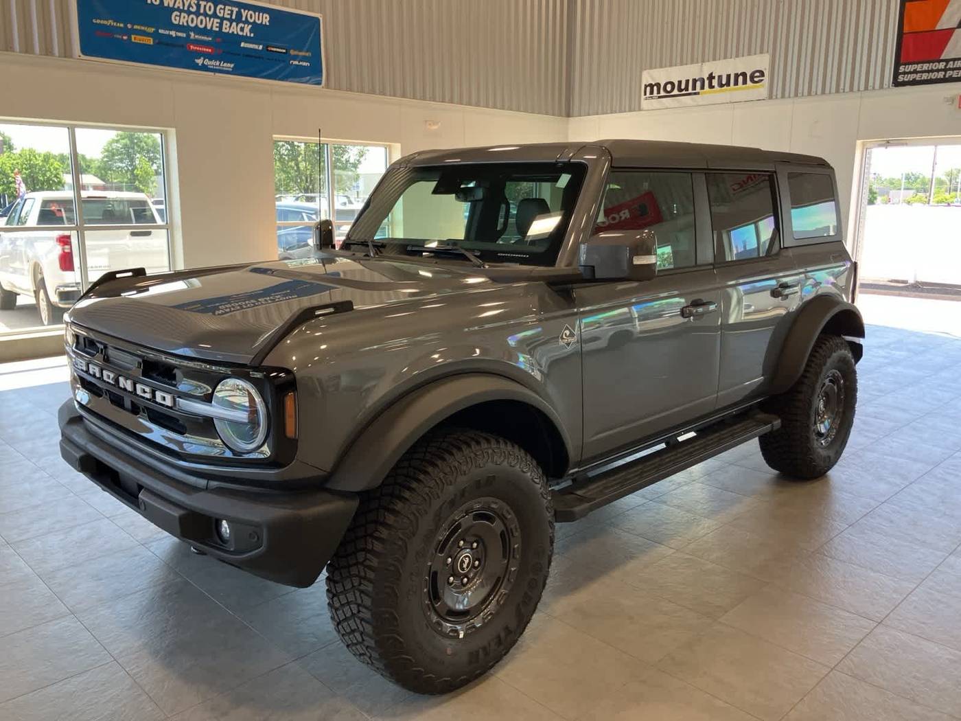 2024 Ford Bronco Outer Banks — SUV — 1,990 mi — Sterling Heights, MI