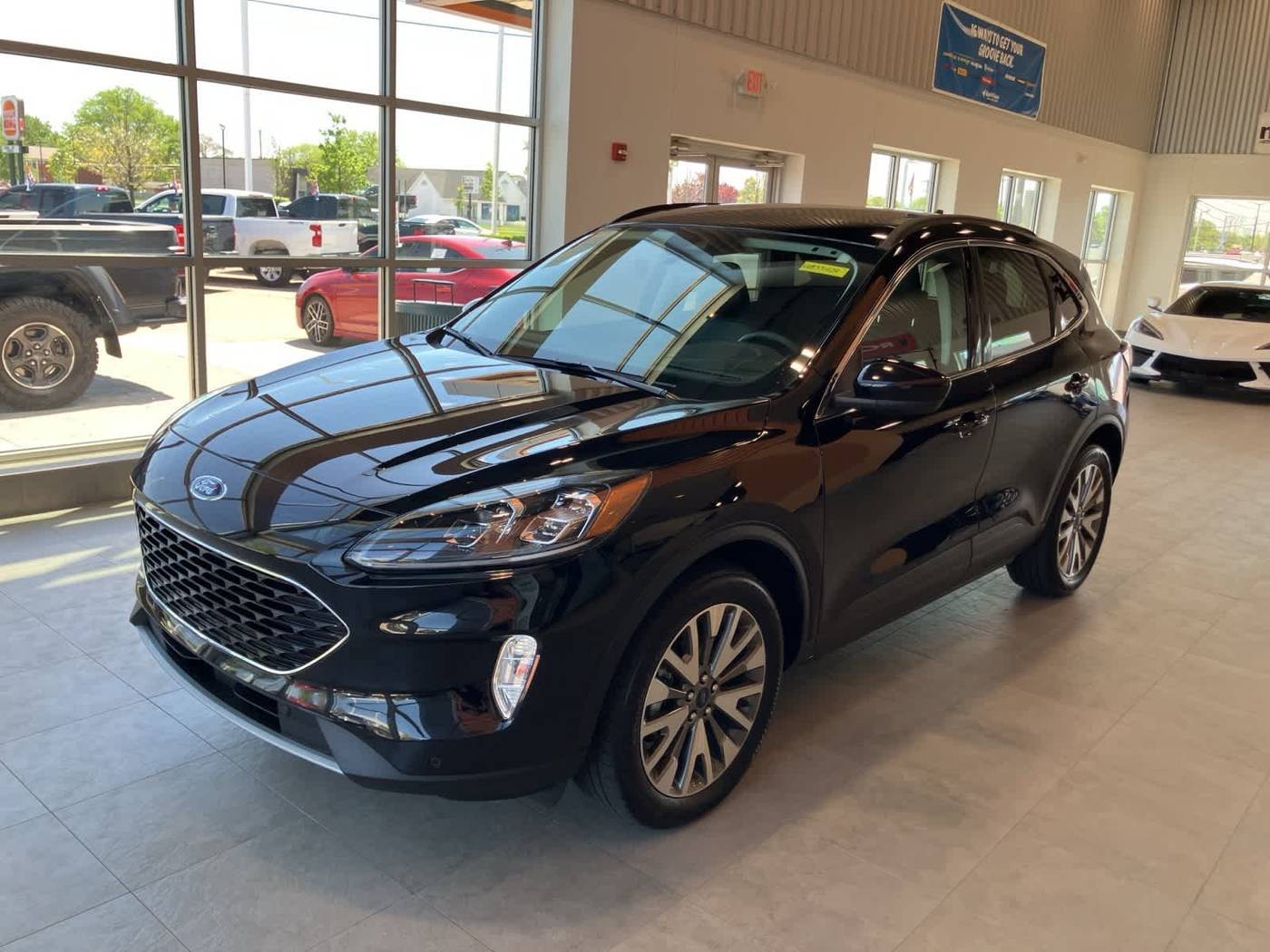 2022 Ford Escape Titanium — SUV — 25,465 mi — Sterling Heights, MI
