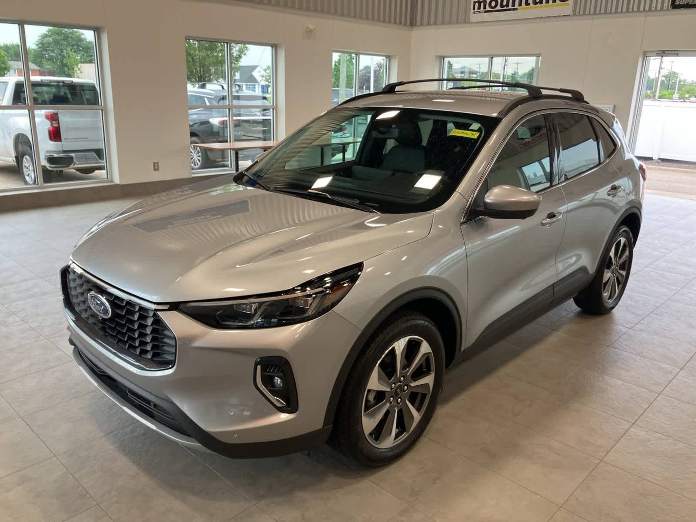 2023 Ford Escape Platinum — SUV — 10,041 mi — Sterling Heights, MI