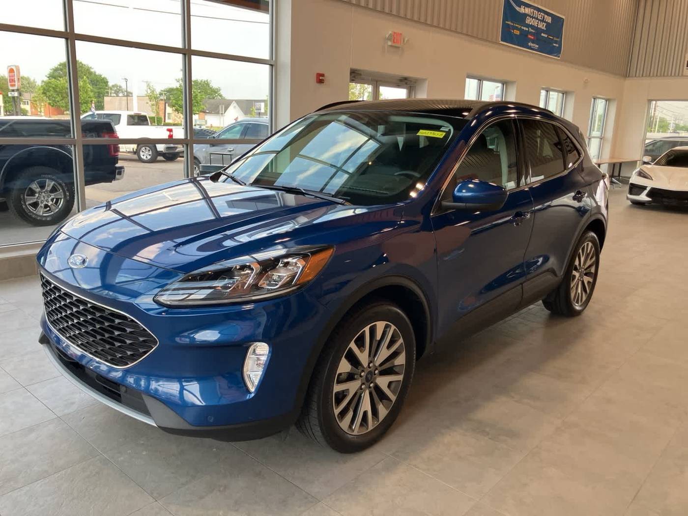2022 Ford Escape Titanium — SUV — 28,537 mi — Sterling Heights, MI