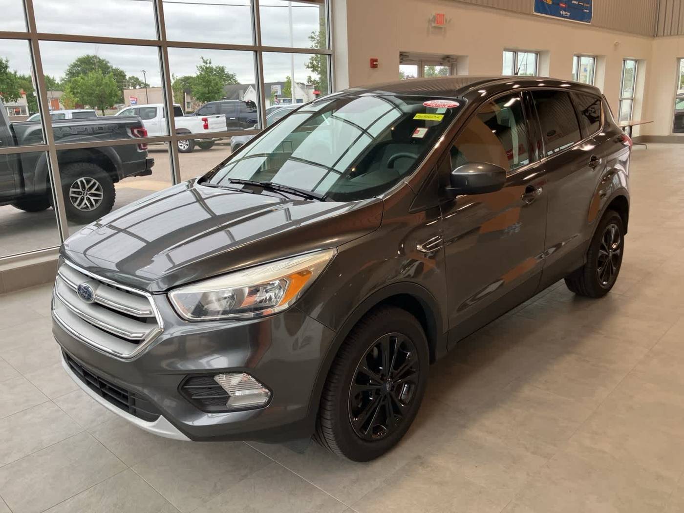 2019 Ford Escape SE — SUV — 143,083 mi — Sterling Heights, MI