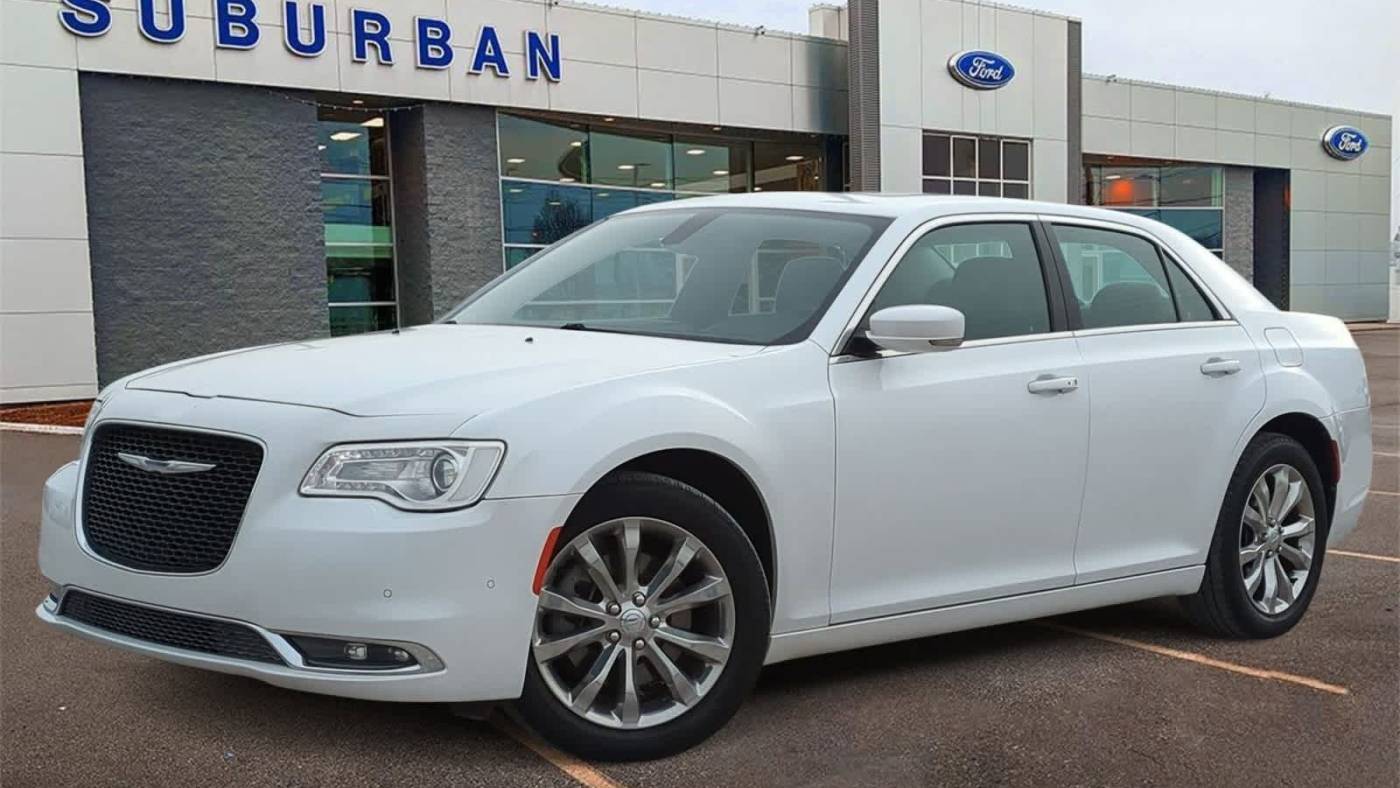 2015 Chrysler 300 Limited — Sedan — 107,150 mi — Sterling Heights, MI