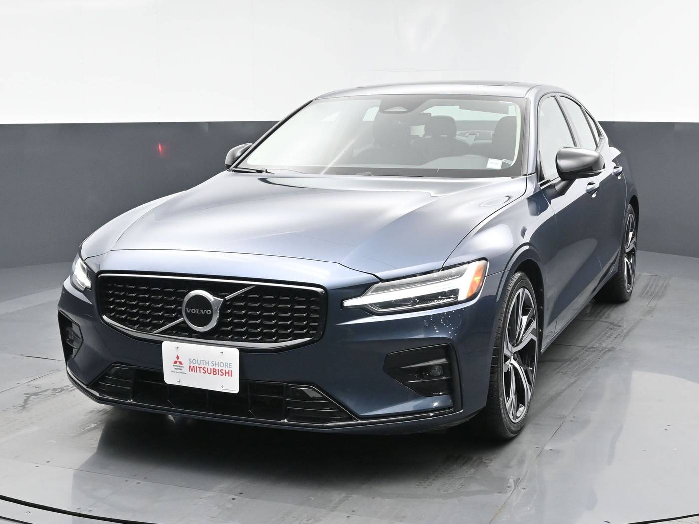 2024 Volvo S60 Core — Sedan — 30,937 mi — Freeport, NY