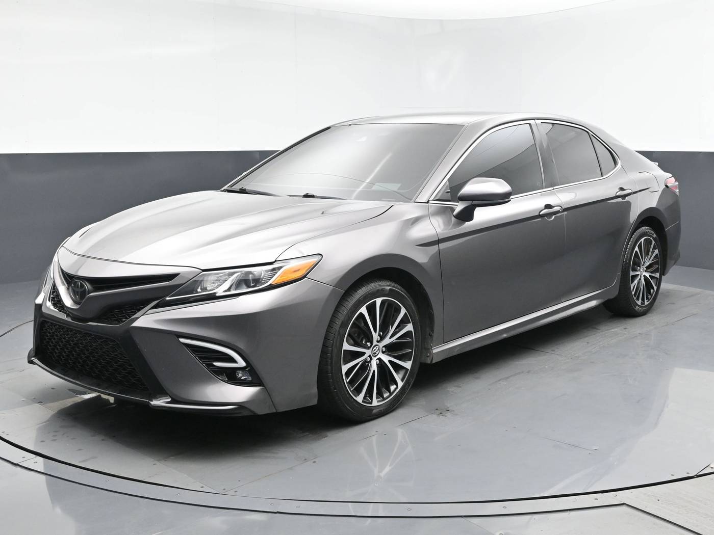 2020 Toyota Camry SE — Sedan — 129,455 mi — Freeport, NY