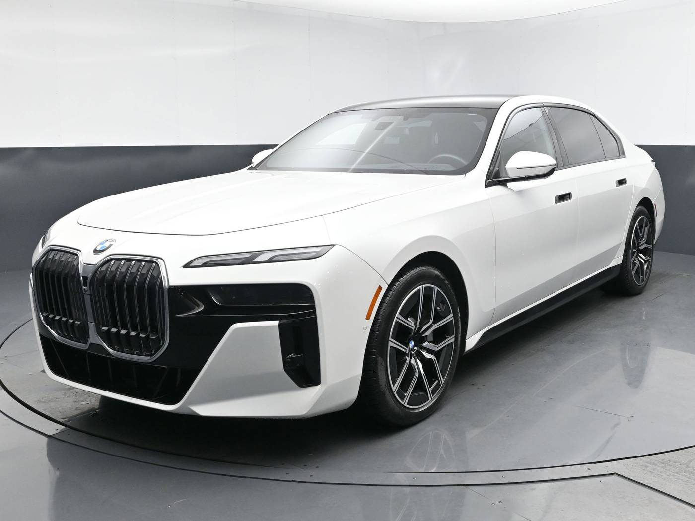 2024 BMW 7 Series 760i — Sedan — 7,696 mi — Freeport, NY