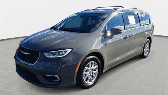 2022 Chrysler Pacifica Touring L — Minivan — 76,205 mi — Goldsboro, NC