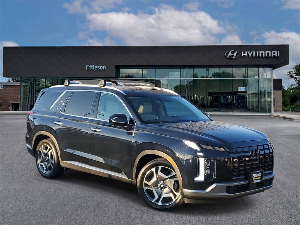 2023 Hyundai Palisade Limited — SUV — 17,994 mi — Countryside, IL