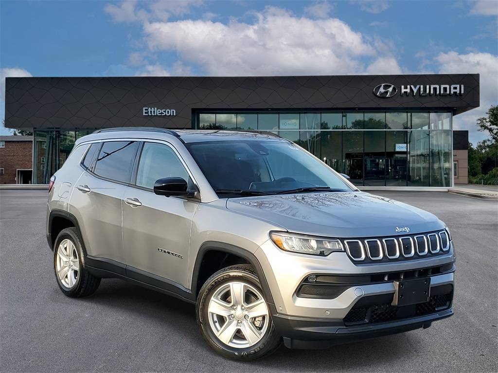 2022 Jeep Compass Latitude — SUV — 4,909 mi — Countryside, IL
