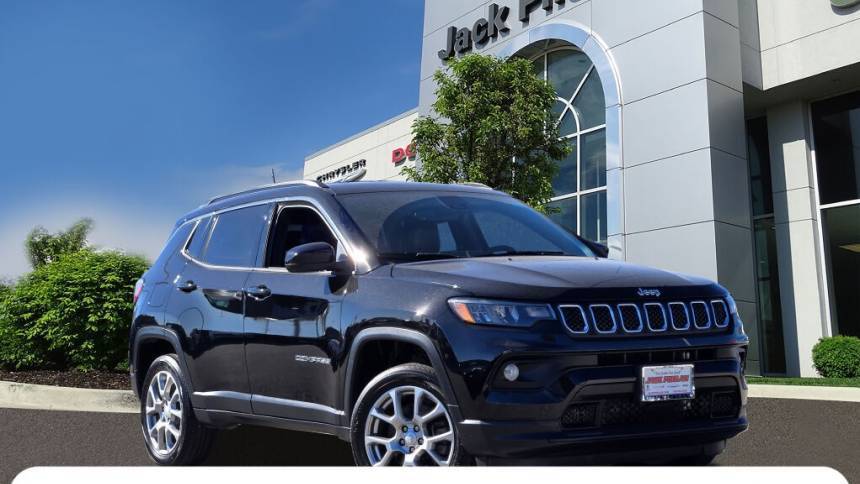 2023 Jeep Compass Latitude Lux — SUV — 19,373 mi — Countryside, IL