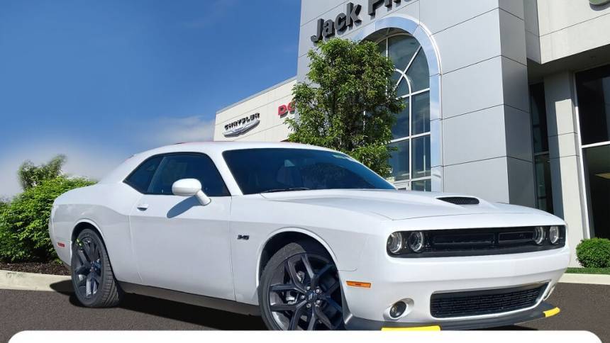 2023 Dodge Challenger R/T — Coupe — 1,756 mi — Countryside, IL