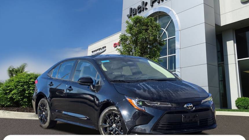 2023 Toyota Corolla LE — Sedan — 38,728 mi — Countryside, IL