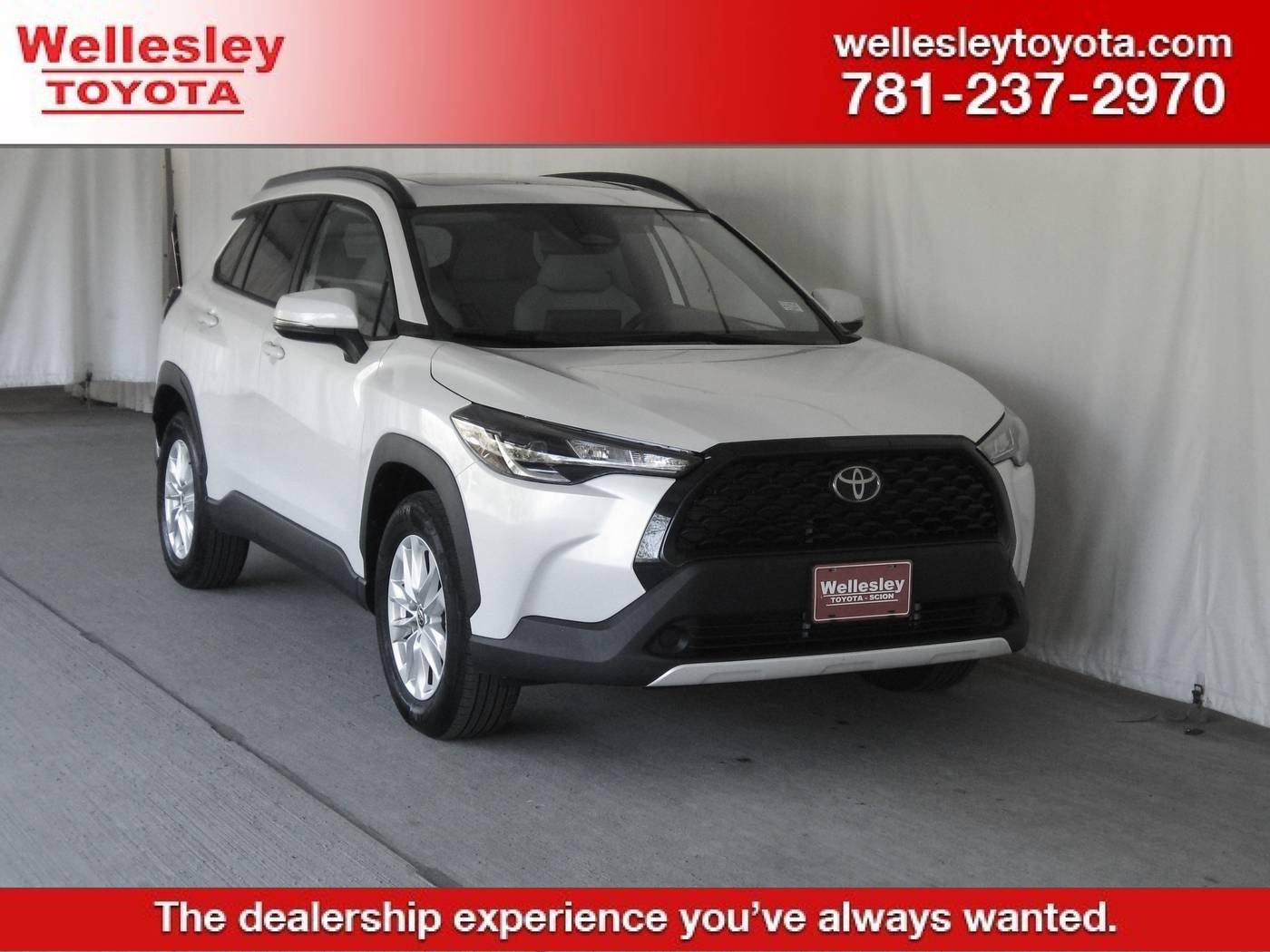 2023 Toyota Corolla Cross LE — SUV — 18,067 mi — Wellesley, MA