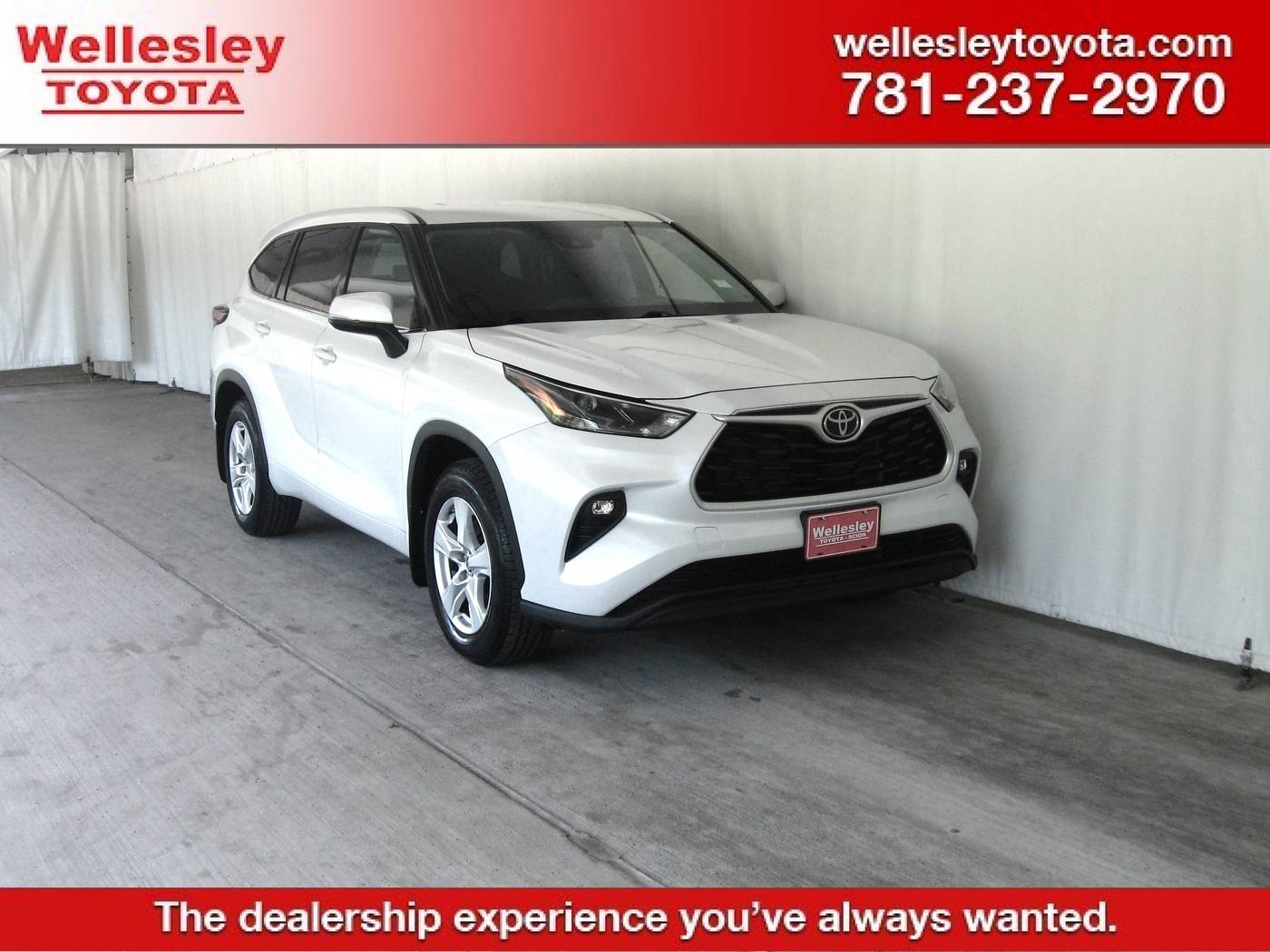 2022 Toyota Highlander LE — SUV — 30,562 mi — Wellesley, MA