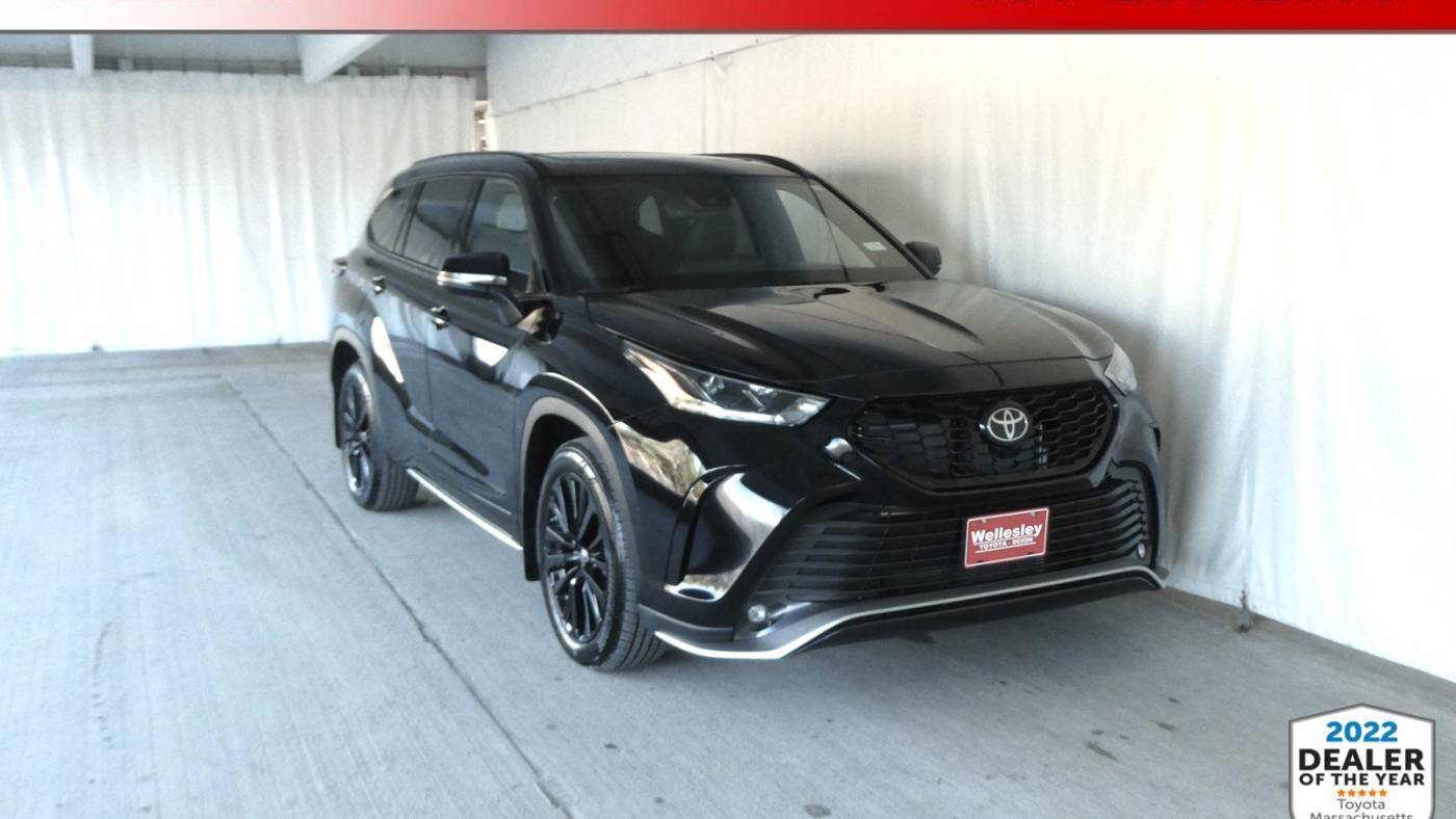2024 Toyota Highlander XSE — SUV — 1,719 mi — Wellesley, MA