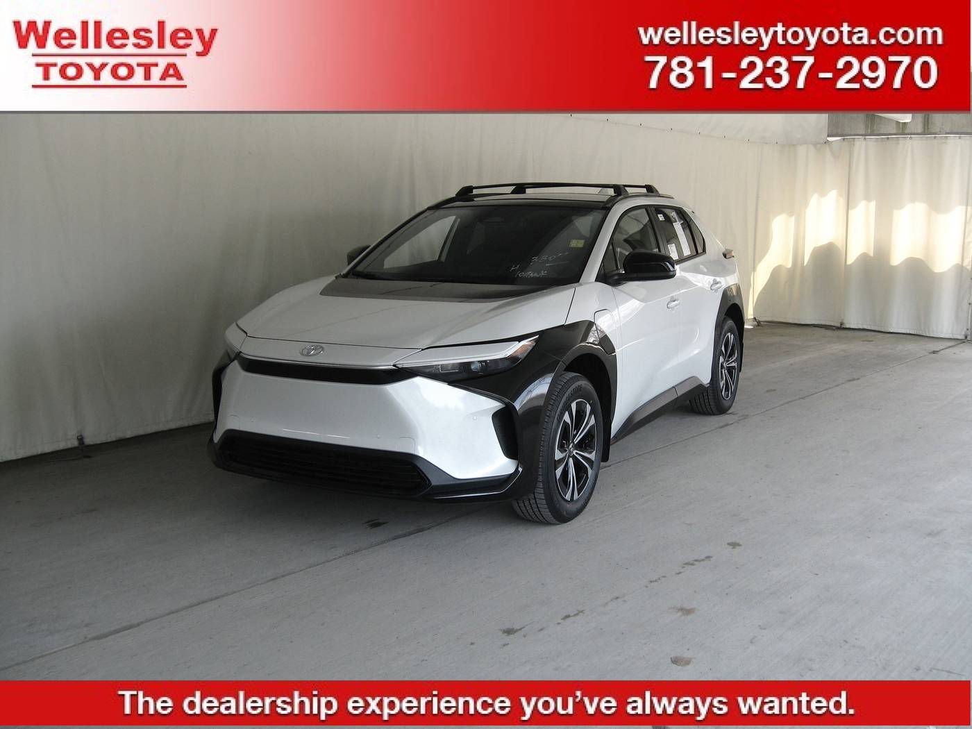2025 Toyota bZ4X XLE — SUV — 5 mi — Wellesley, MA