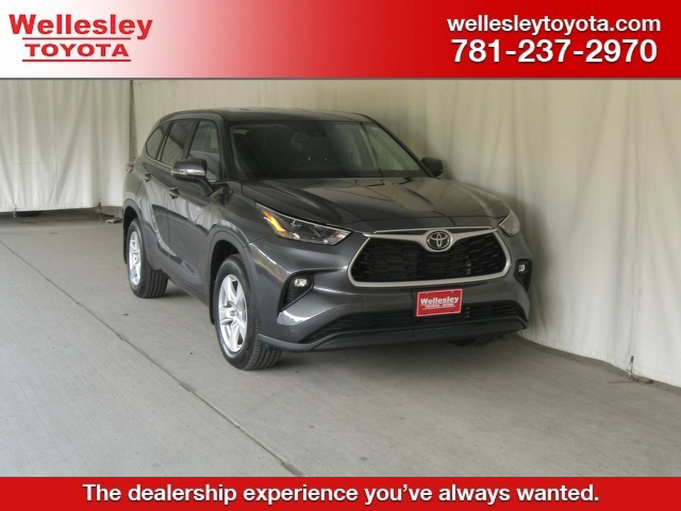 2023 Toyota Highlander LE — SUV — 26,126 mi — Wellesley, MA