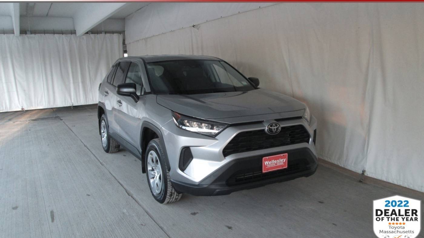 2022 Toyota RAV4 LE — SUV — 29,017 mi — Wellesley, MA
