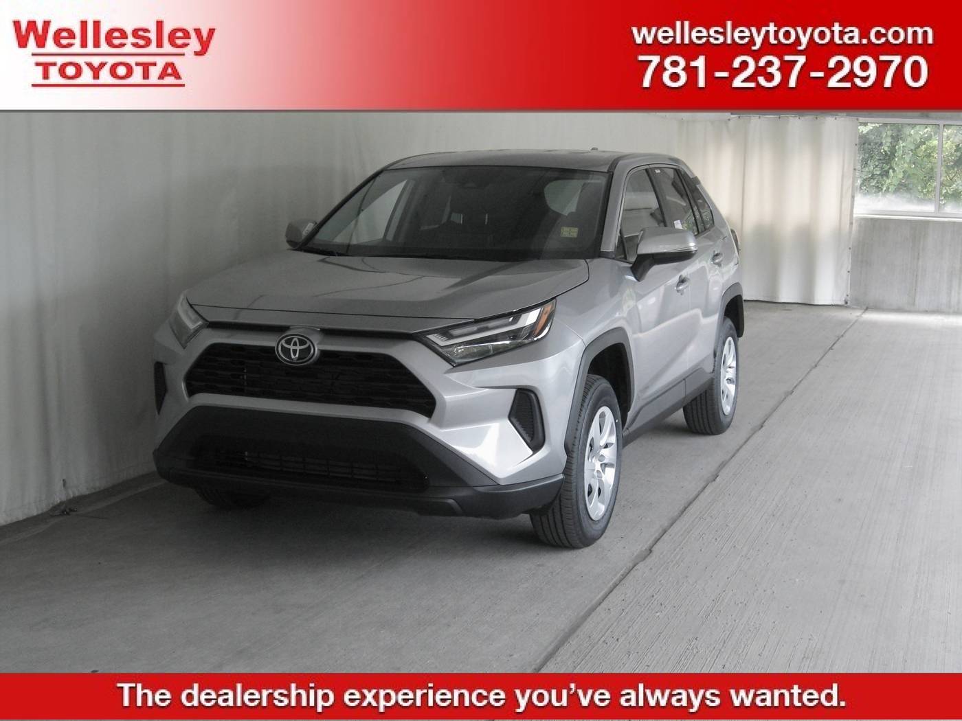 2025 Toyota RAV4 LE — SUV — 5 mi — Wellesley, MA
