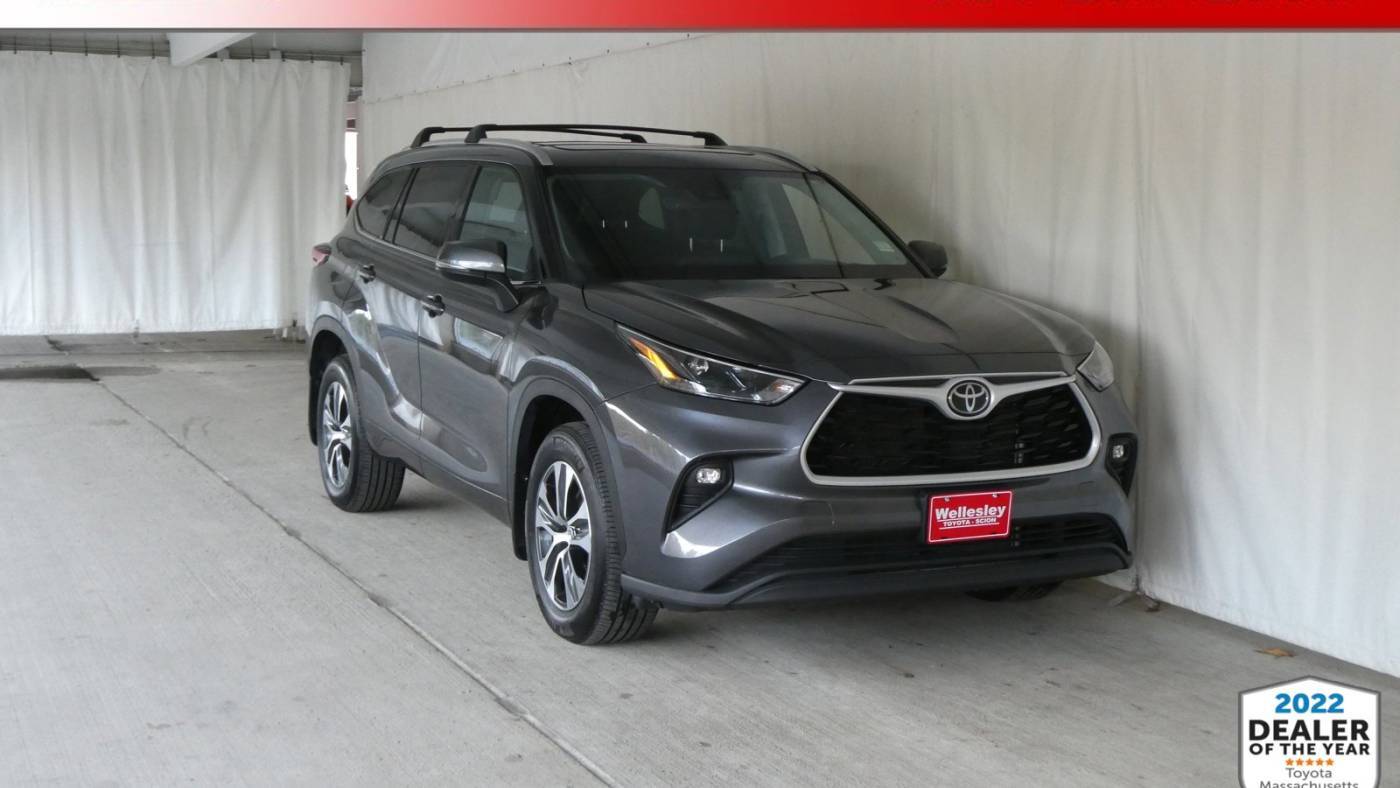 2022 Toyota Highlander XLE — SUV — 61,819 mi — Wellesley, MA