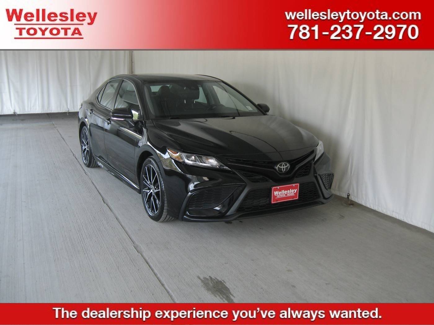 2023 Toyota Camry SE — Sedan — 18,207 mi — Wellesley, MA