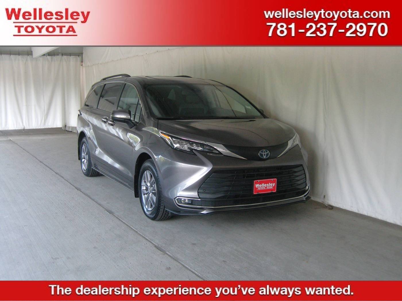 2021 Toyota Sienna XLE — Minivan — 55,199 mi — Wellesley, MA