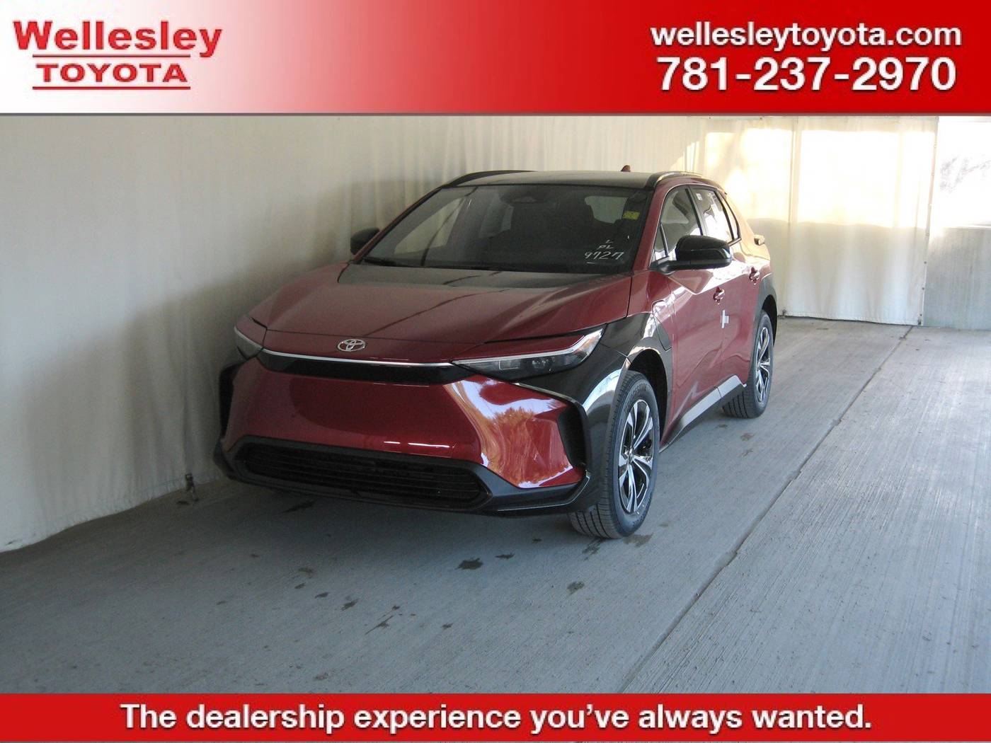 2025 Toyota bZ4X XLE — SUV — 5 mi — Wellesley, MA
