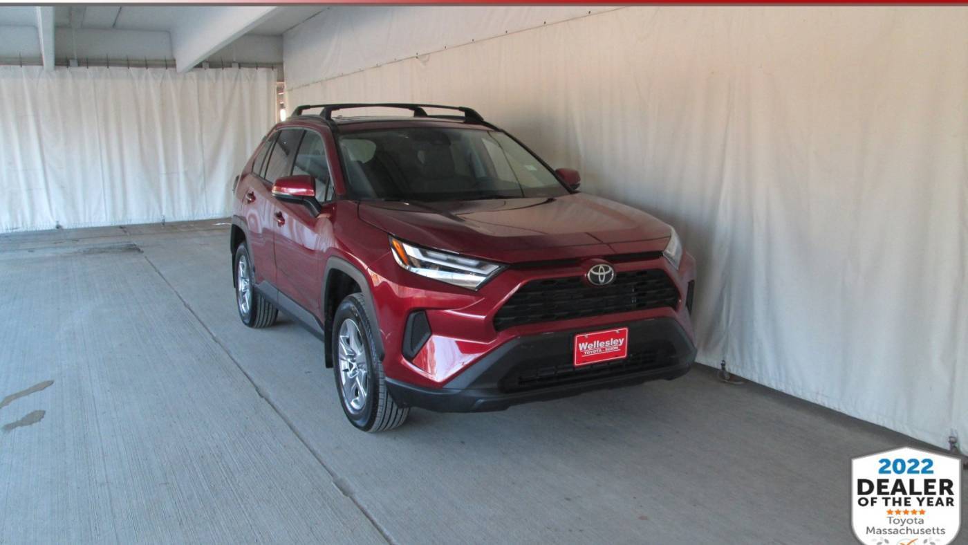 2022 Toyota RAV4 XLE — SUV — 5,806 mi — Wellesley, MA
