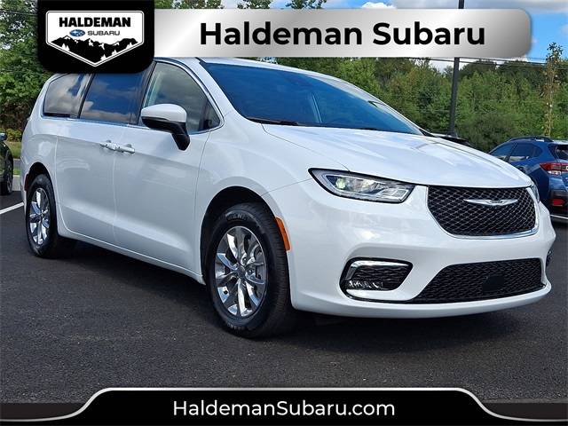 2023 Chrysler Pacifica Touring L — Minivan — 28,572 mi — Robbinsville, NJ
