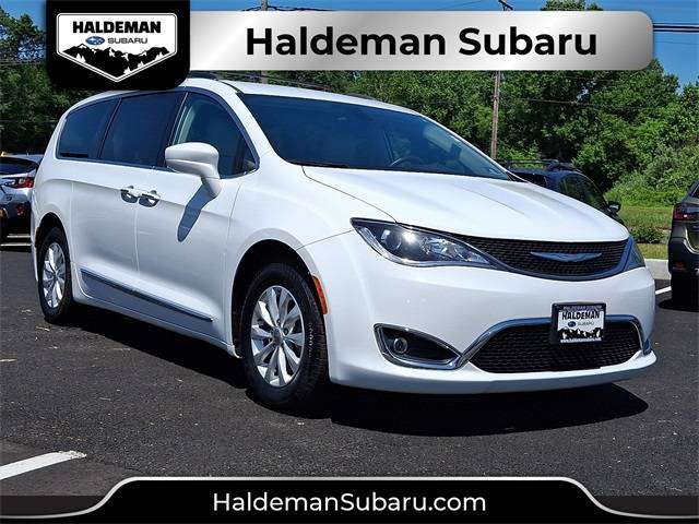 2017 Chrysler Pacifica Touring L — Minivan — 93,218 mi — Robbinsville, NJ