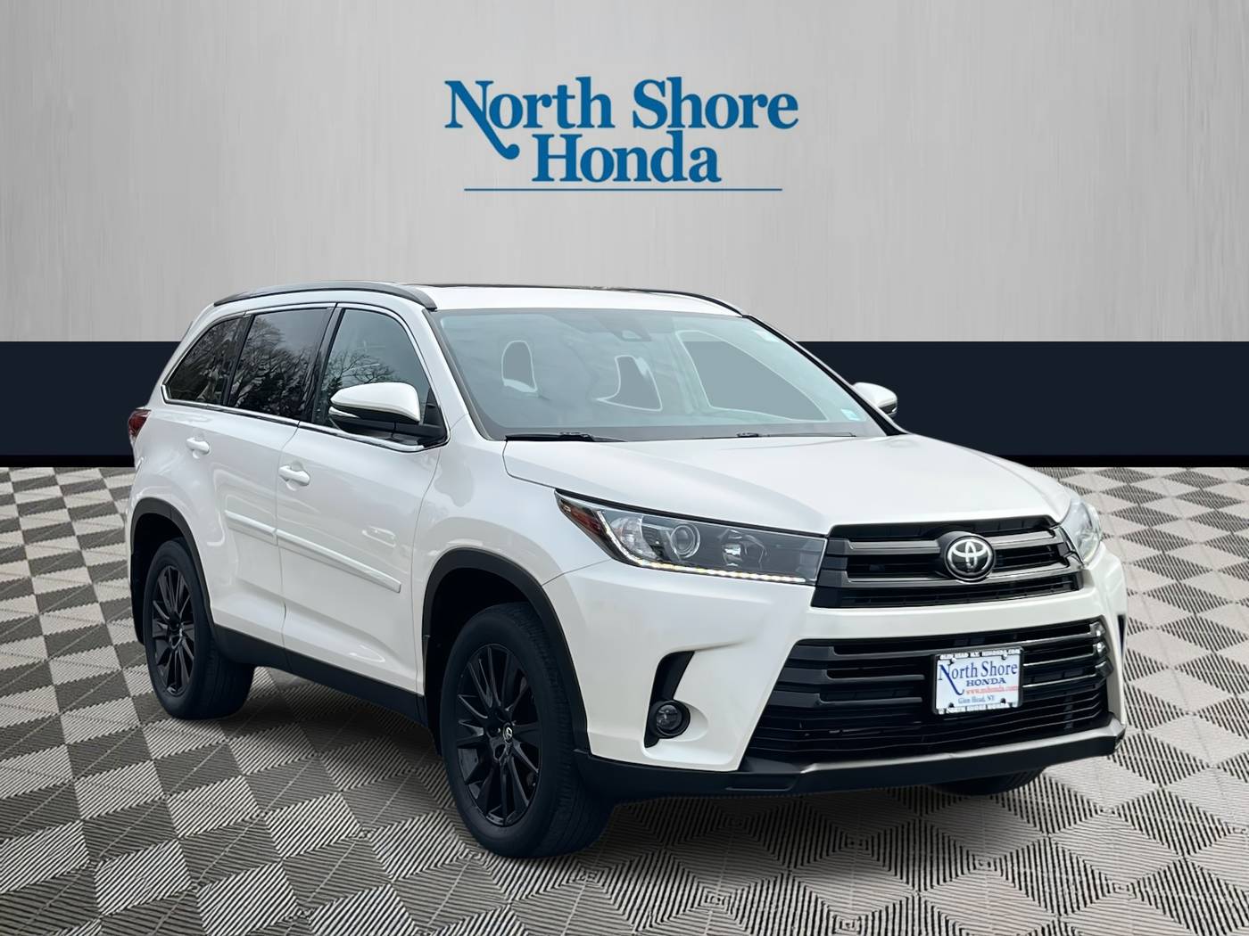 2019 Toyota Highlander SE V6 — SUV — 37,599 mi — Glen Head, NY
