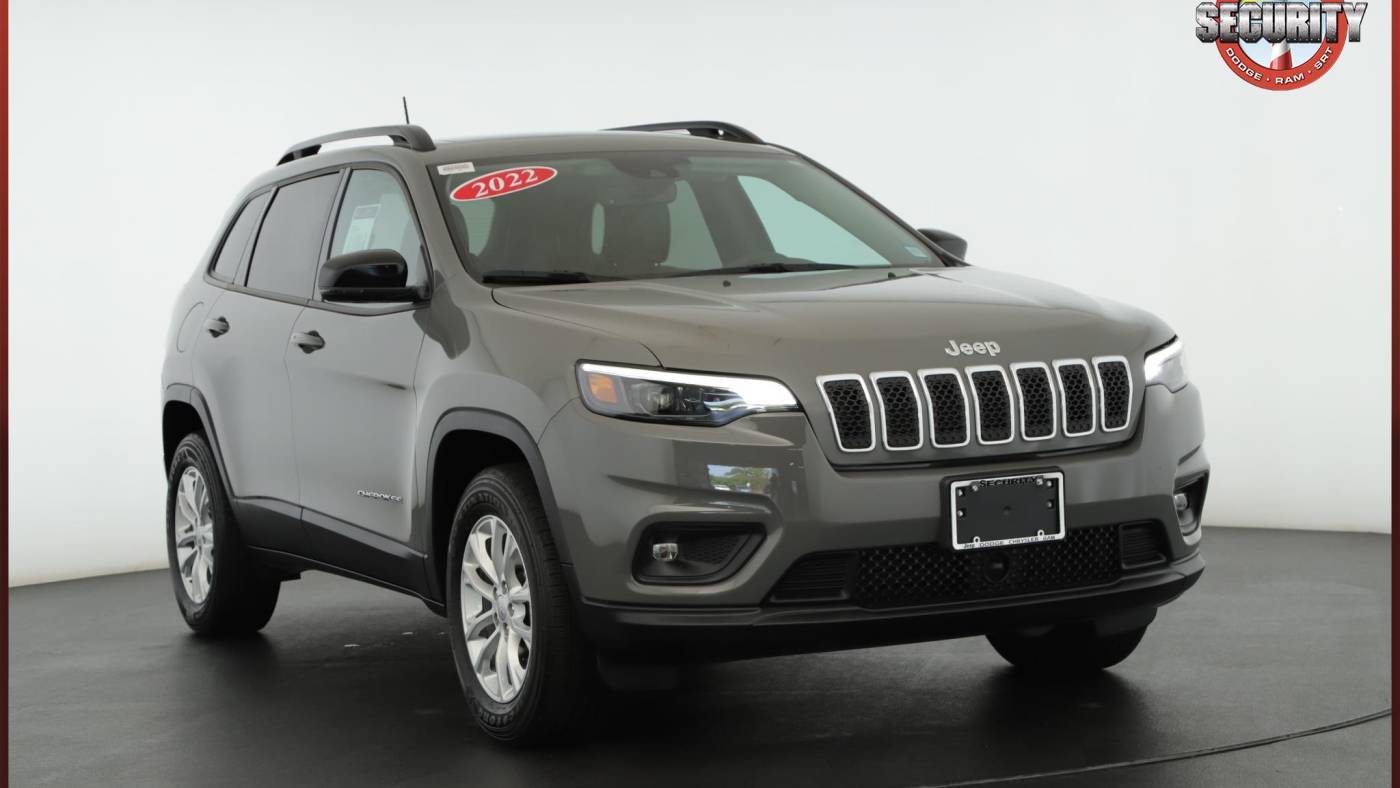 2022 Jeep Cherokee Latitude Lux — SUV — 18,638 mi — Amityville, NY