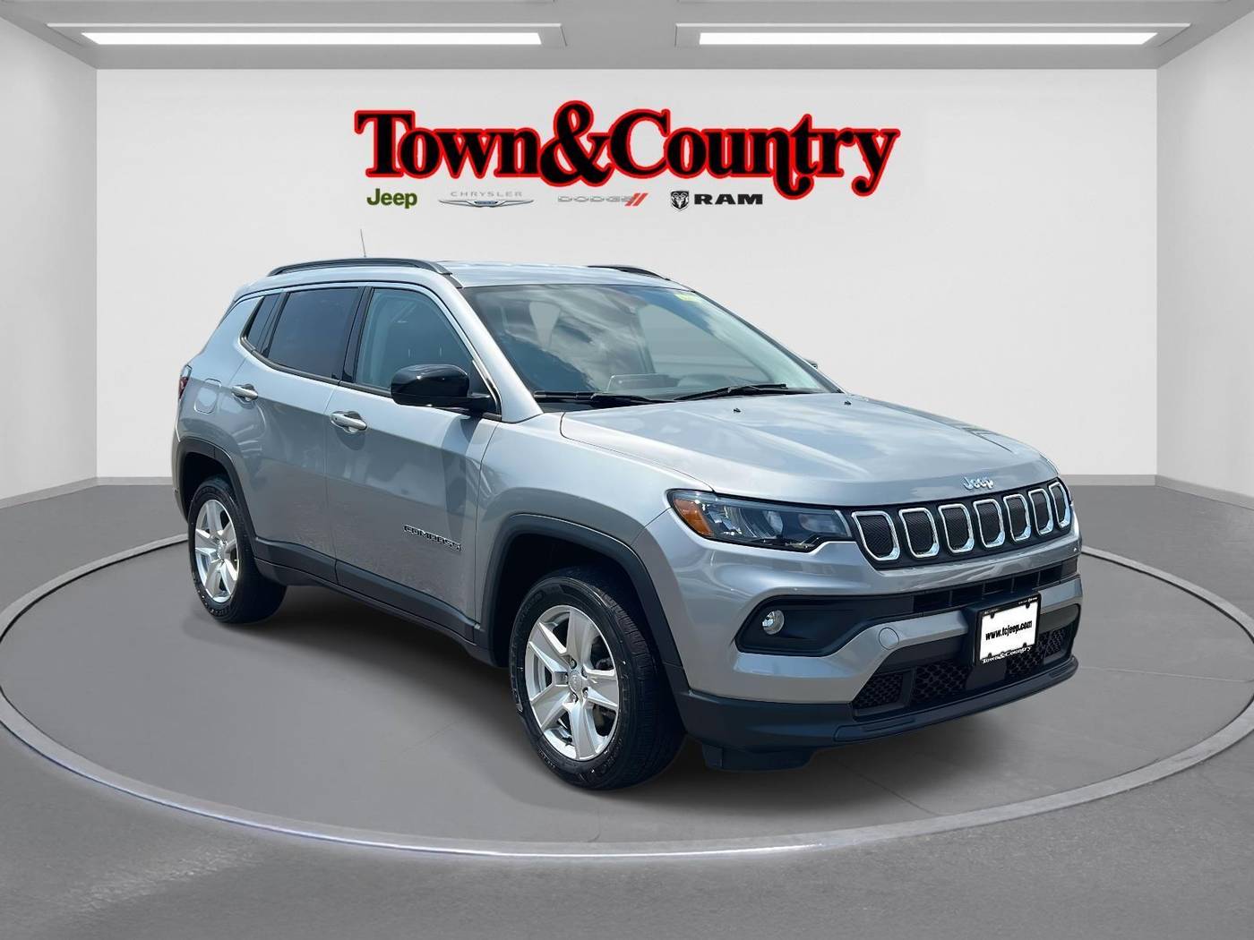 2022 Jeep Compass Latitude — SUV — 16,841 mi — Levittown, NY